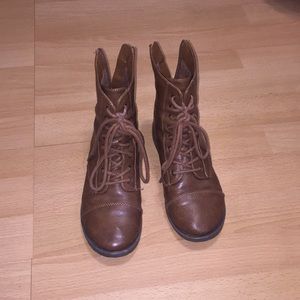 Kids boots